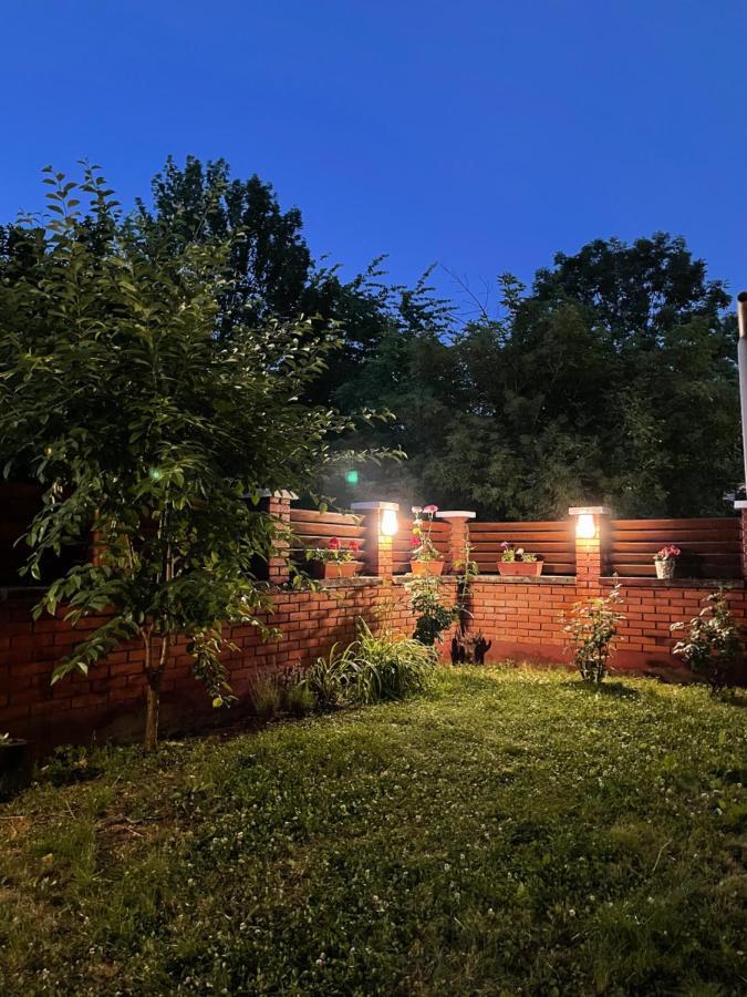 Vila Rijad SJJ Exterior foto